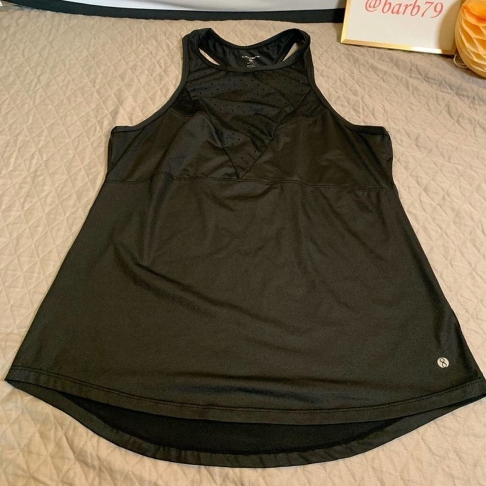 5/ $25 𝅺Layers Black tank top triangle Mesh details S